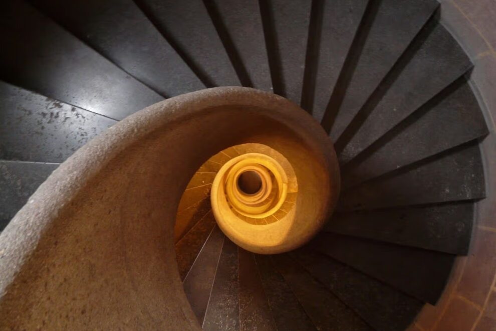 ビットコイン、強気相場の終焉で7万ドルを下回る暴落の可能性：エリオット波動の専門家