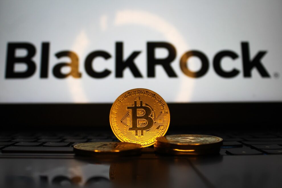 ブラックロックのビットコインETF、記録的な資金流出続く──ビットコインは上昇トレンド回帰に苦戦